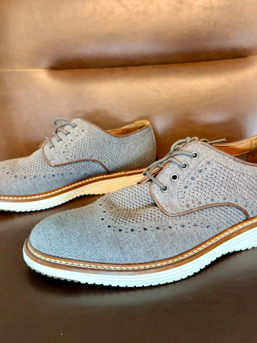 Johnston & Murphy Men's Upton Knit Wingtip Oxford shoes, Size 9 GRAY